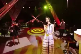 张靓颖的“封神”之作，整首歌没有歌词，歌声宛如天籁迷音！视频封面