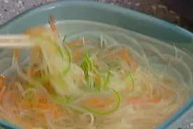 【拌三丝】大厨手把手教你做，步骤详细操作简单|超级食谱1130视频封面