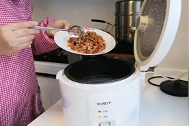 今天做一个家常版的香菇米饭，色香味俱全好吃