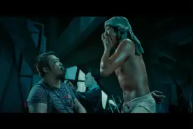 恶棍天使：邓超扮成蜡像对付拉裤兜，这段太搞笑了视频封面
