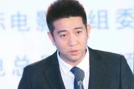 44岁蒋勤勤前男友曝光，原来是大家熟悉的他，让人太意外了！视频封面