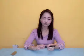心火旺睡前烦躁、胡思乱想，点按中指尖49下，泻掉心火，睡得快视频封面