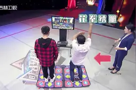 高手在民间：跳舞机王者和菜鸟的区别，一曲《精舞门》定胜负，逗