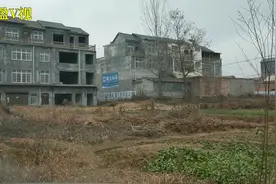 在农村盖房子，为啥“忌讳”邻居高过自己？你知道真正原因吗视频封面