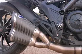 【耳机党福利】杜卡迪大魔鬼改装全段特米排气，来自恶魔的低吼视频封面