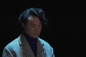陈奕迅到韩国颁奖典礼砸场子全场大合唱，把韩国人气的剪辑掉了视频封面