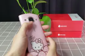 哈哈~当年的美图M6手机，现在应该没几个人还有了吧~