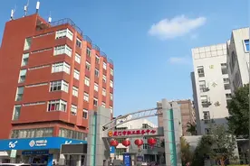 厦门游⑯老爸非要到湖里区的华光路看红楼，当年的远华特大走私案