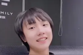 TF家族练习生苏新皓cover师兄TFBOYS《宠爱》，弟弟07年出生