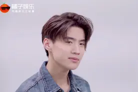 少年顾廷烨演了《误杀》？素察坏到底了，但看他这酒窝真恨不起来视频封面