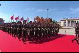 越南模仿中国解放军升旗仪式，网友：精气神根本不是一个档次视频封面