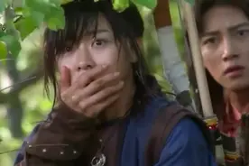 河智苑看着刚相认的父亲被折磨，不禁伤心流泪，泪目视频封面