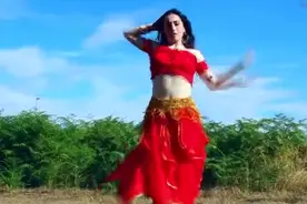 印度美女可以露肚脐露胸，但腿不可以外露，看完大开眼界视频封面