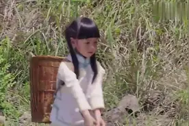 小女孩天生一副倾世容颜，不料长大后的模样更是倾国倾城，惊艳！视频封面