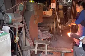 铁匠加工破锤，这家伙有点重，大家觉得收多少钱合适？视频封面