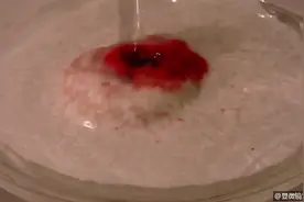 化学趣味实验 把动物血液滴到双氧水过氧化氢中 滋滋冒泡？视频封面