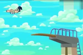 男孩耍酷高空表演跳水，跳进海里被大鲨鱼追赶视频封面