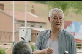赵本山移民国籍问题，表示孩子在新加坡读书，移民是绝对没有的事视频封面
