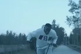 高产音乐人！前恒大外援杰克逊-马丁内斯再出新单曲视频封面