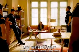 小闺女在马桶上生孩子，被冲到下水道里，警方开始大营救视频封面