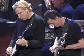 (中英字幕)最经典一个版本加州旅馆Hotel California  2004墨尔本视频封面