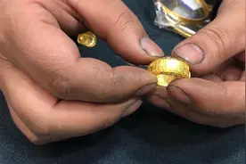 黄金首饰戴身上时间久了，首饰克重会减轻你信吗？来告诉你为什么视频封面