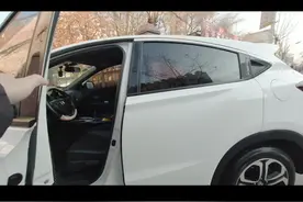 洗车，天太冷了，车身都结冰了！视频封面
