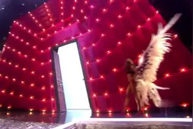 维多利亚的秘密时装秀2006 (VSFS 2006) | 第一超模 | 大KK掉鞋视频封面