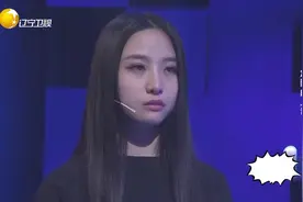 小伙把漂亮女友看得太紧，女友实在受不了提分手，小伙当场发狂！