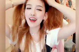 【Rita的秘密】电竞椅上的Rita，吃着香蕉，竟然有些可爱？视频封面