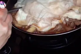 新疆美食——巴里坤羊肉焖饼子，做法全过程，饼香肉香看着都嘴馋视频封面
