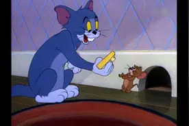 汤姆居然变成了老鼠猫，霸占了杰瑞的洞穴，真是郁闷鼠。视频封面