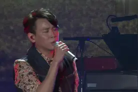 陶喆走心演唱《爱我还是他》唱出多少男人的心事，可惜金童已绝唱