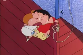 蜡笔小新： 小新为了救小葵把腿摔伤住院了视频封面