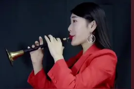 美女香妹儿喇叭吹得好，听听她演绎的《猪八戒背媳妇》等三部曲