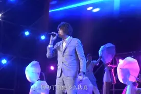火了24年的一首伤感情歌，他的歌最适合深夜听，80后的回忆！