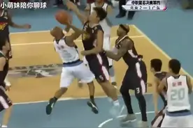 马布里开启杀神模式，广东队轮翻防守降不住，率北京队力夺赛点视频封面