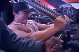 中国健身第一人吴龙,全面训练胸大肌,原来这样才能3D雕塑胸肌形态视频封面