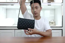 包包链条长了怎么办？包大审教你  三步搞定 网友：学到了视频封面