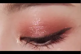 CLIO珂莱欧眼影盘画出最正宗的韩系bling眼妆视频封面