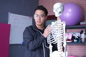 身体出现这3种情况就是漏斗胸，漏斗胸危害大！不但难看，还难受视频封面