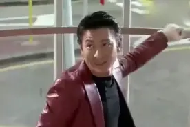 电影刘德华在香烟里面提取尼古丁当毒药，见面直接打进对方血管里视频封面