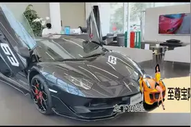 张越人挺好，每次我去广州，都会把车牌“11111”劳斯莱斯借给我