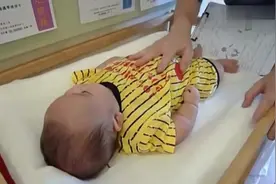 医生详细讲解如何给宝宝按摩肚肚，改善肠绞痛宝宝好舒服视频封面