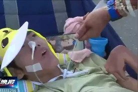 单亲妈妈推着脑麻儿跑马拉松，已经赛完134场：让儿子看世界！视频封面