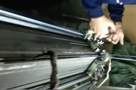 毛衣手摇横机，时代工业的缩影video_191226_231549视频封面