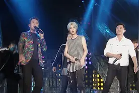 跑男团重聚！邓超李晨现身鹿晗演唱会现场，三人合唱《超级英雄》视频封面