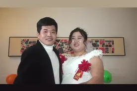 陕西一小伙，娶了一位300斤新娘，第一次结婚，亲了一口又一口
