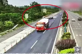 高速开车竟打盹！黑色福特SUV追尾货车，一头扎进绿化带视频封面