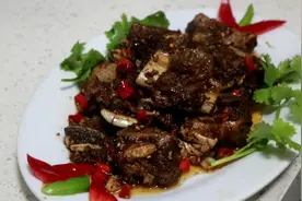 逍遥楼私房菜：今晚和大家分享一道麻辣牛排选材很重要步骤很关键视频封面